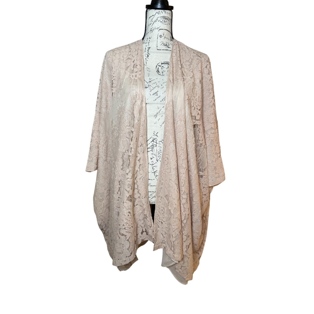 Chaser Size Small (Runs Very oversized) Antique Pink Floral Lace Kimono NWOT